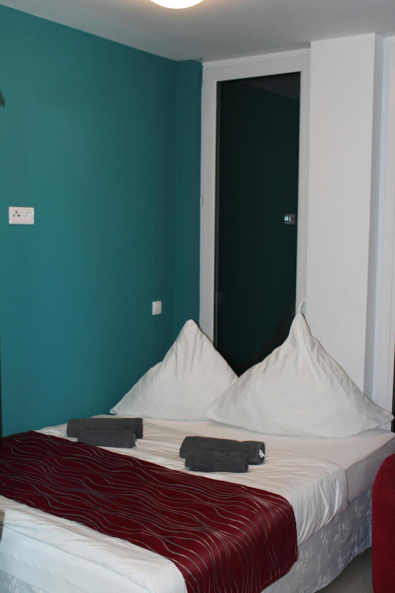 Momomotel - Self Check-In Hotel Am Stadion Köln Ngoại thất bức ảnh